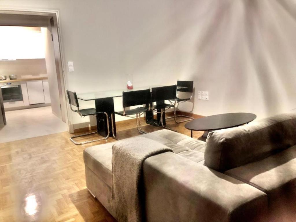 Economy Shared Apartment D In Central เอเธนส์ ภายนอก รูปภาพ